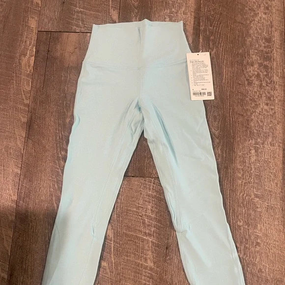 NWT Lulu Leggings Ice Blue Size 4 - Picture 2 of 4